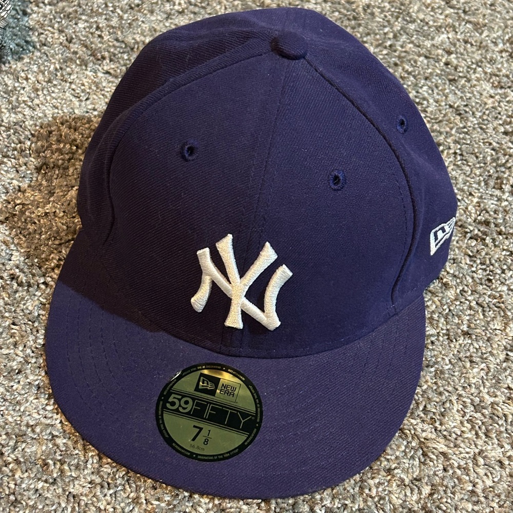 New York Yankees Baseball Cap.